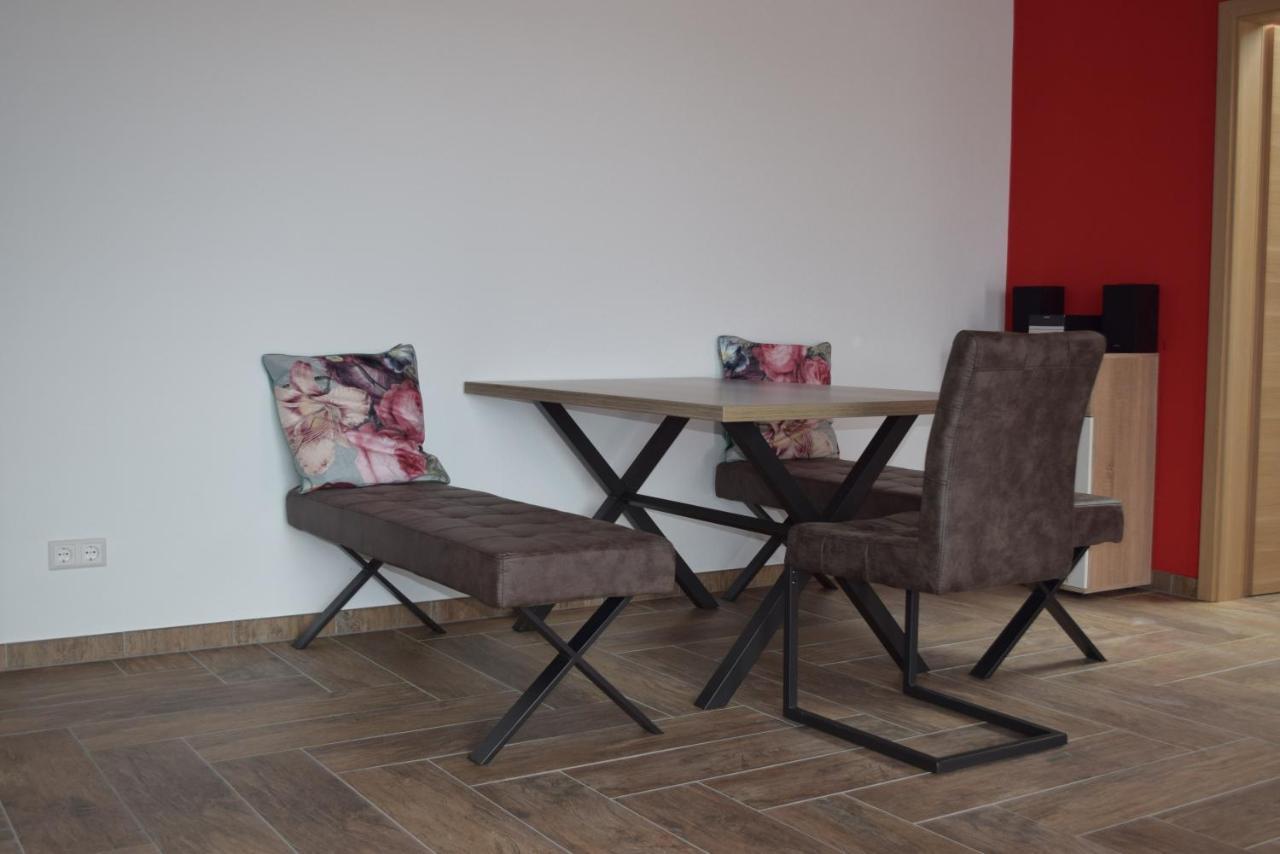 Hunsruecker-Fewo - Die Erlebnishuette - 2 Ferienwohnungen Im Hunsrueck In Unzenberg Gobenhausen Δωμάτιο φωτογραφία